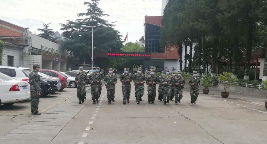 4949天空彩与你同行小说