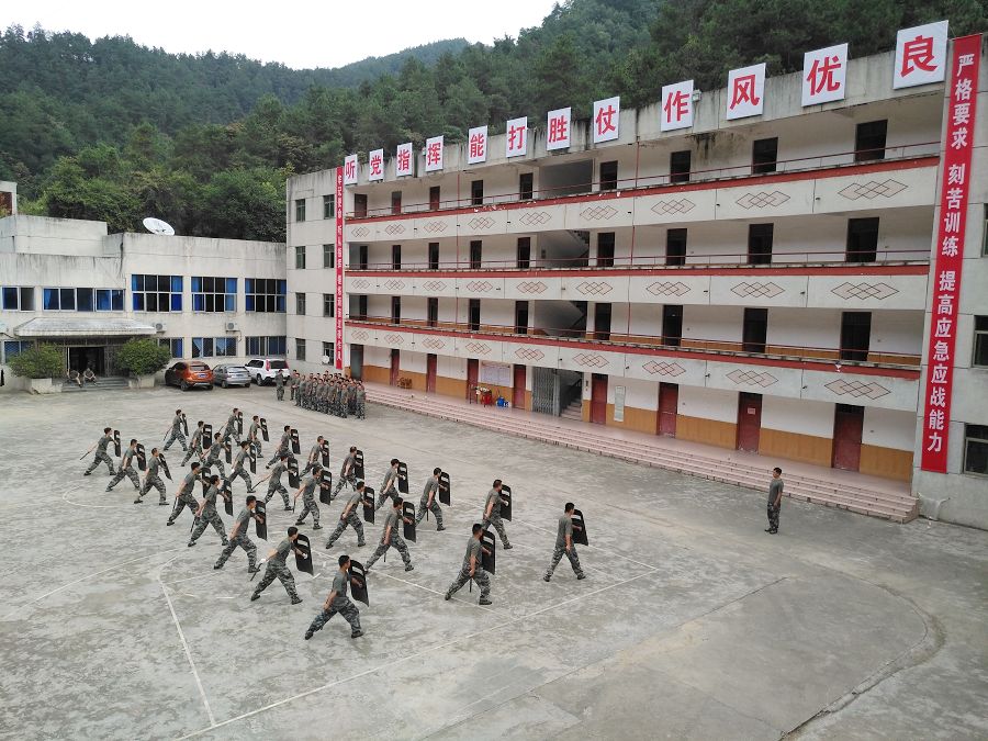 4949天空彩与你同行小说