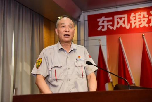 4949天空彩与你同行小说