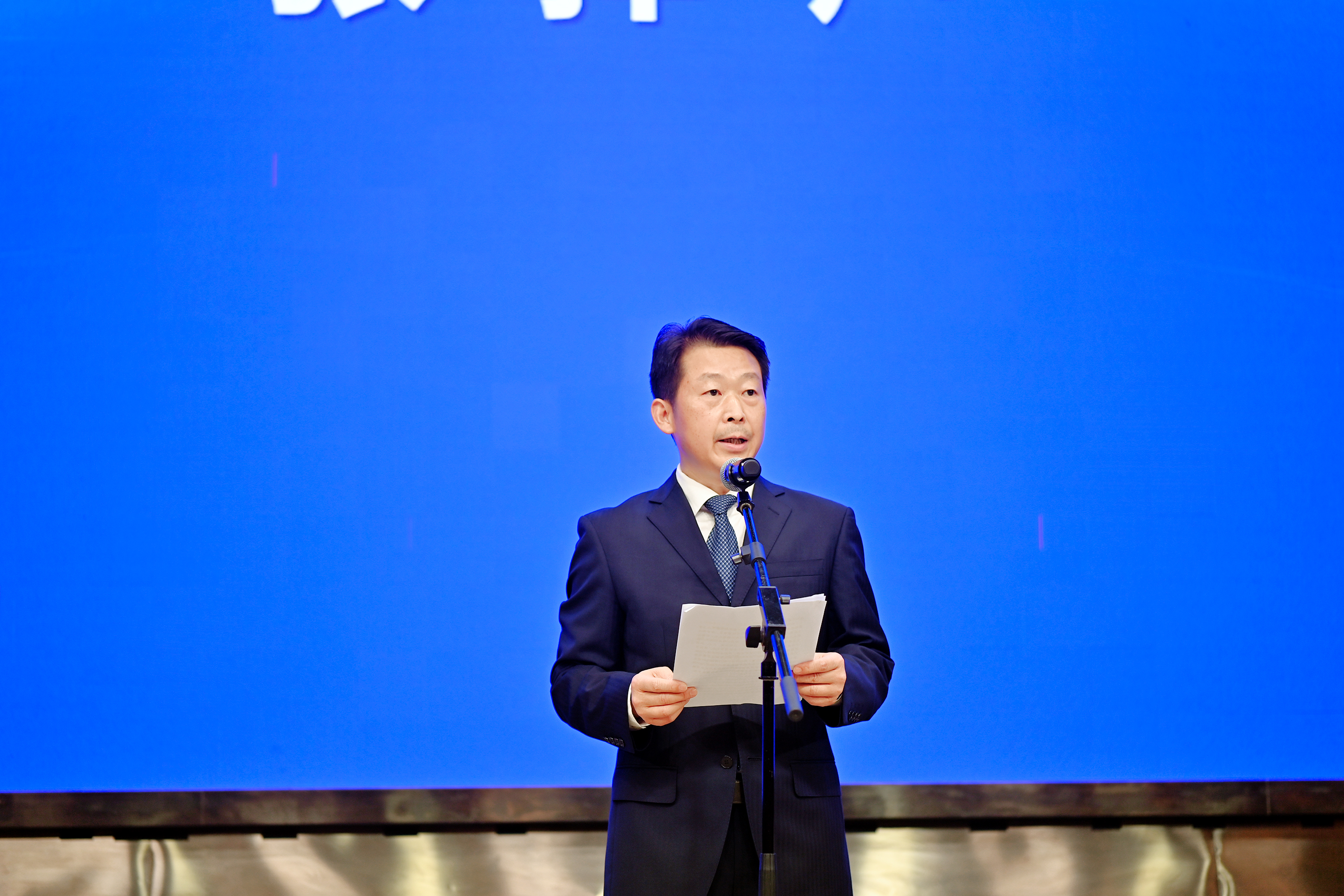 4949天空彩与你同行小说